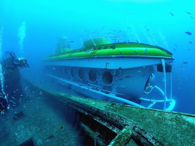 Submarine Safari