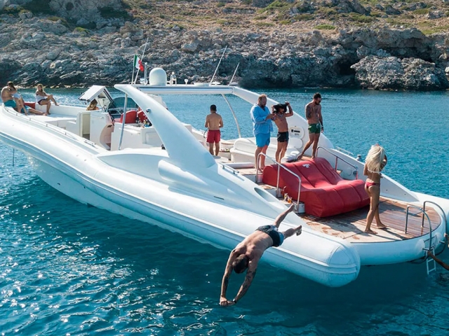 Opera 60 boat