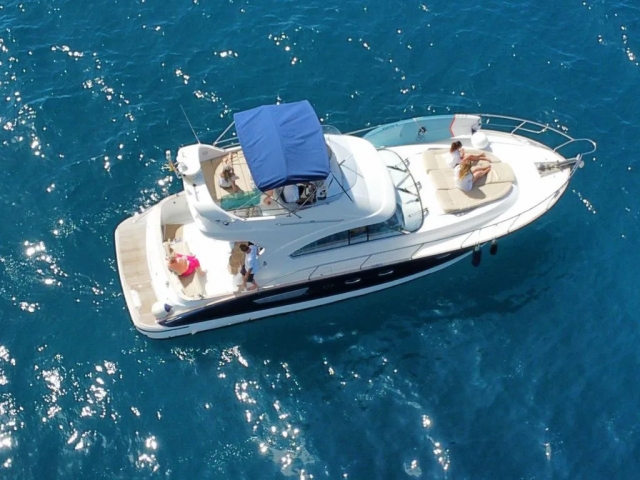 No Worries Yacht